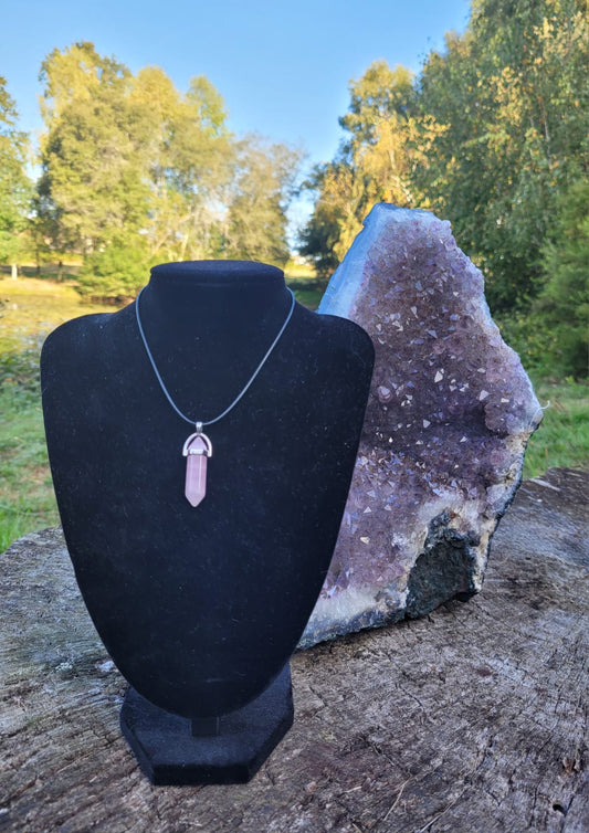 amulette en quartz rose